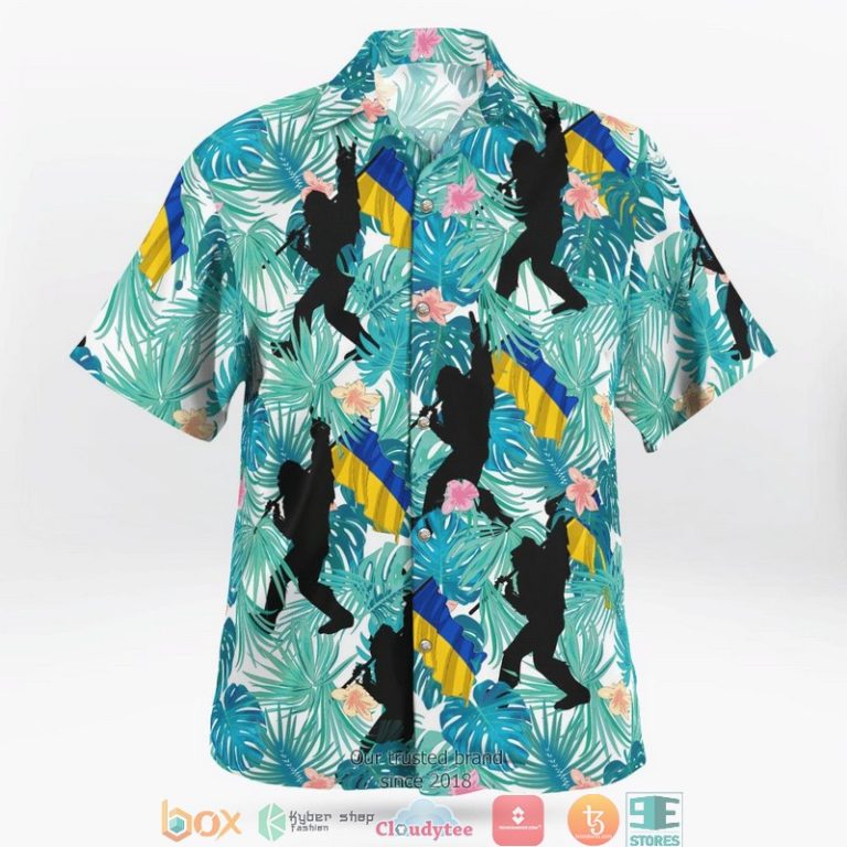 Bigfoot-I-Stand-With-Uk-Raine-Hawaiian-Shirt-2